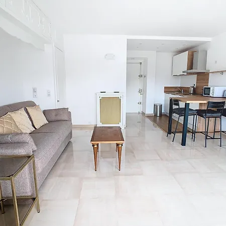 Διαμέρισμα Luxueux Et Spacieux Avec Terrasse